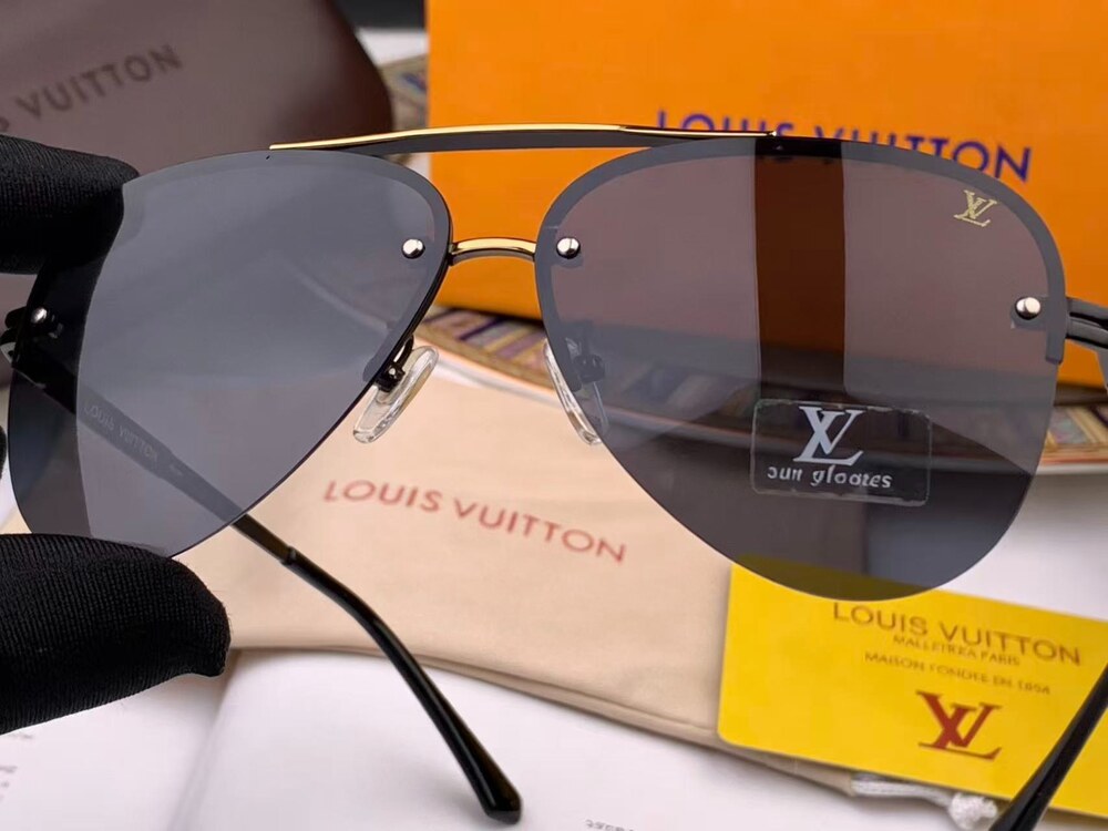 Louis Vuitton Black Gold Pilot Shades - Picture 2 of 4